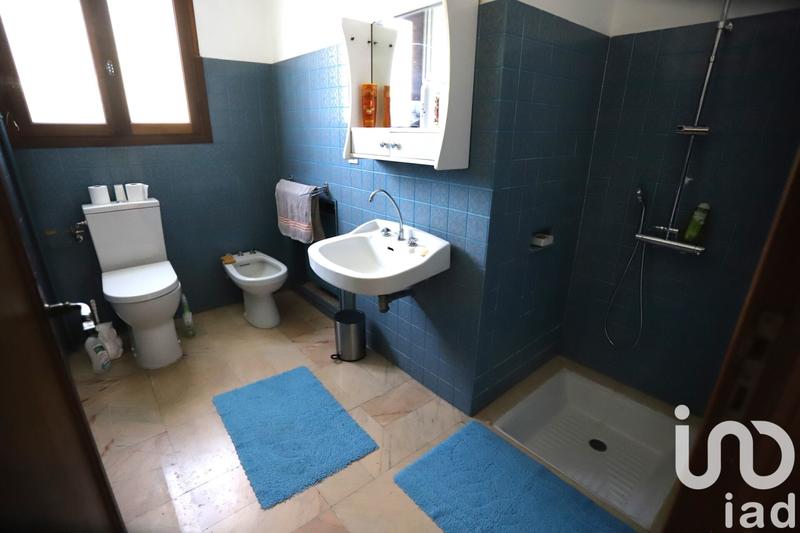 Maison - 219 m² - 8 pièces