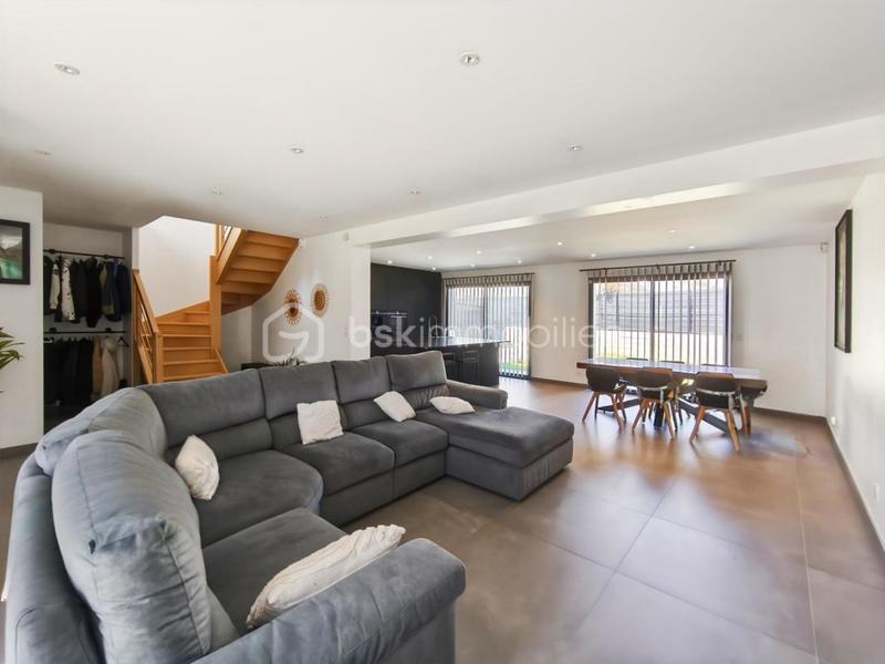 Maison - 159 m² - 6 pièces