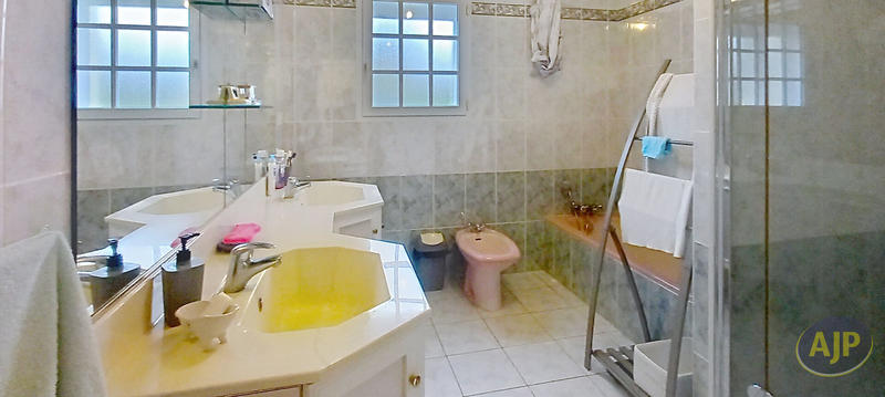 Maison - 160 m² - 7 pièces