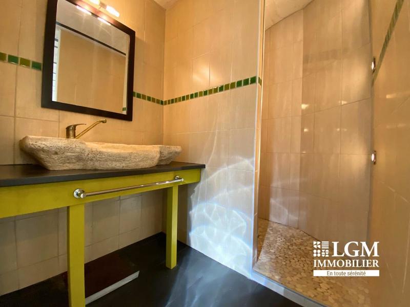 Maison - 328 m² - 5 pièces