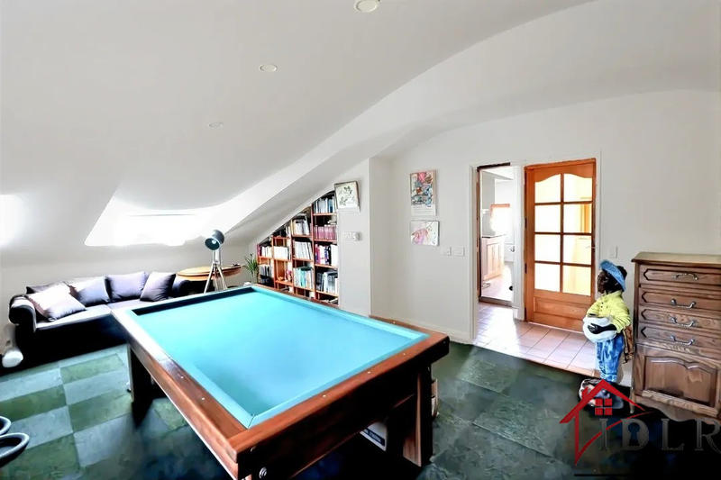 Maison - 147 m² - 8 pièces