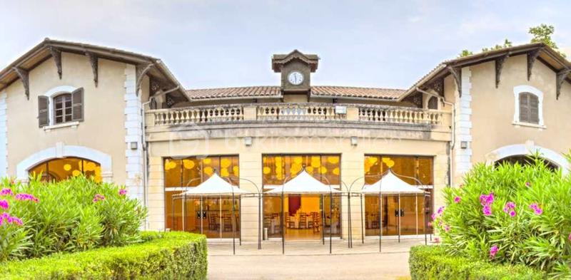 Immeuble - 1 089 m² - 32 pièces