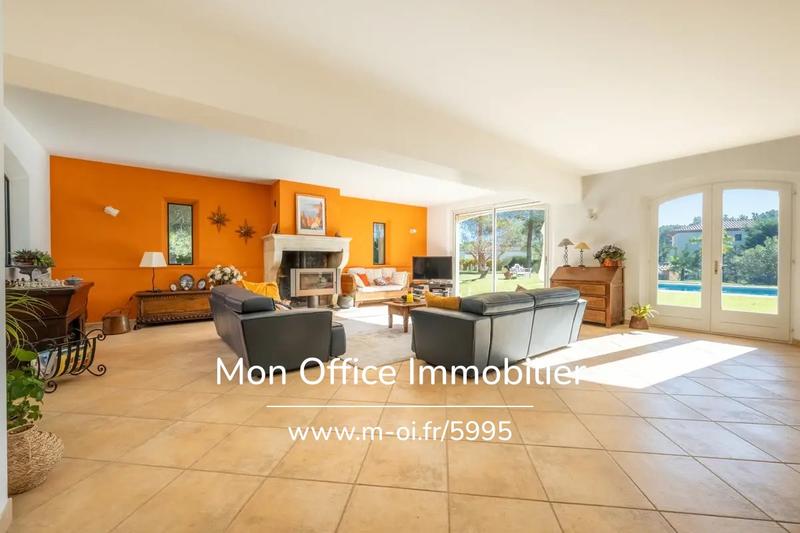 Maison - 224 m² - 7 pièces