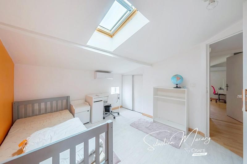 Maison - 168 m² - 7 pièces