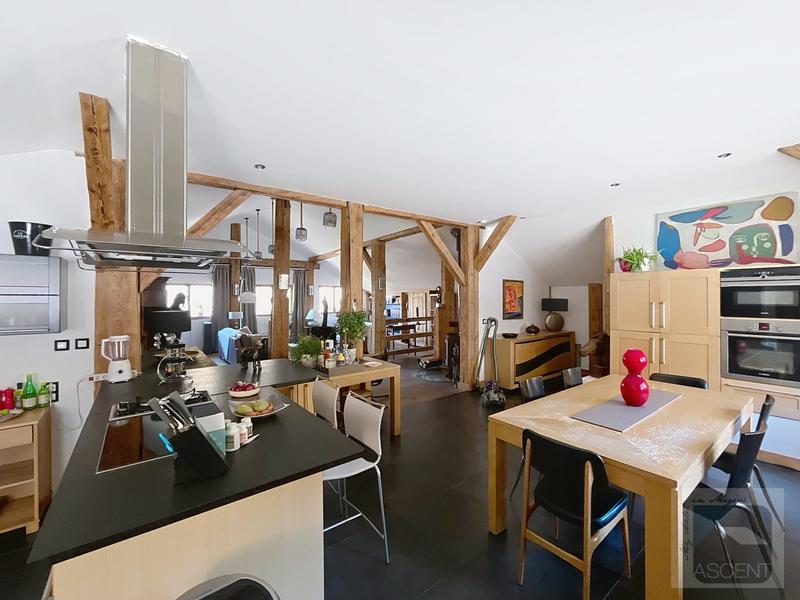 Maison - 246 m² - 6 pièces