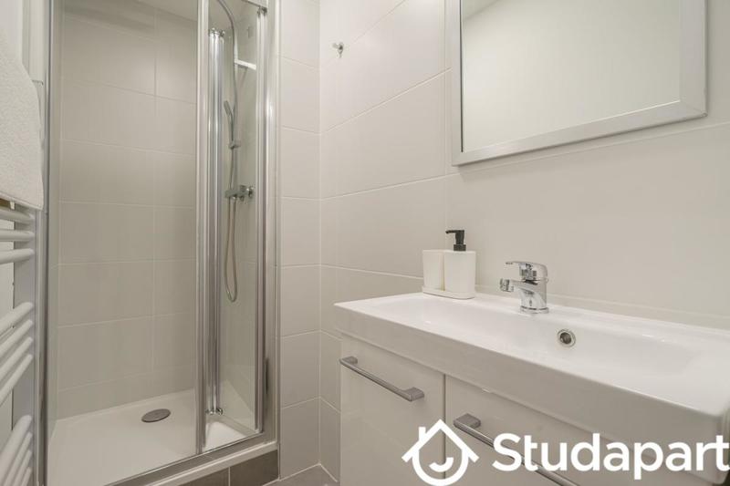 Chambre - 13 m² - 1 pièce