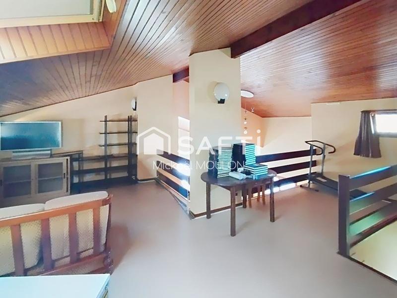 Maison - 180 m² - 5 pièces