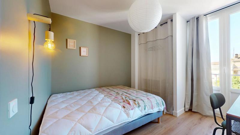 Appartement - 82 m² - 5 pièces