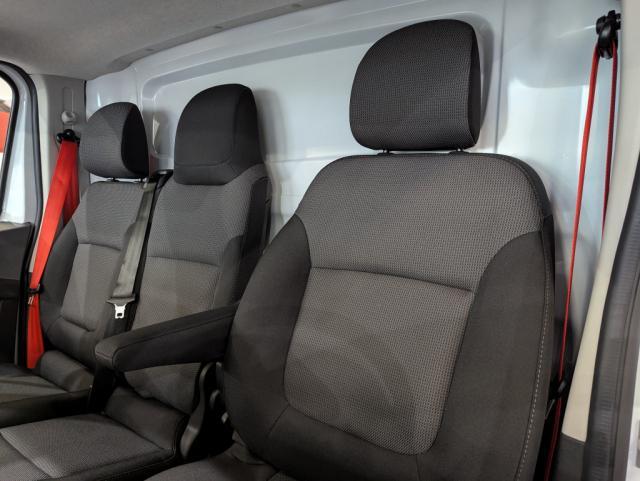 Renault Trafic Fourgon Fgn L2h1 3t Blue Dci 150 Edc Gsr2 Red Edition