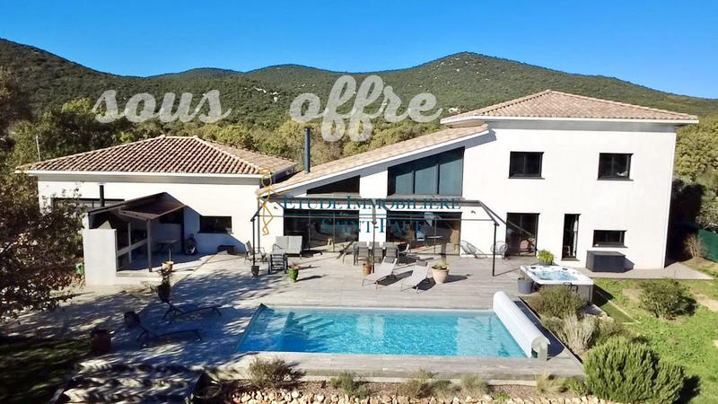 Villa - 200 m² - 7 pièces