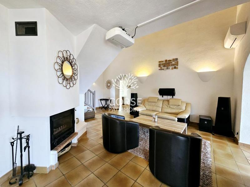 Villa - 242 m² - 9 pièces
