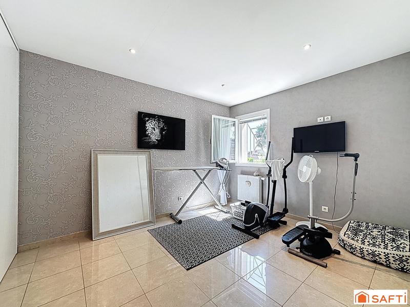 Maison - 226 m² - 7 pièces