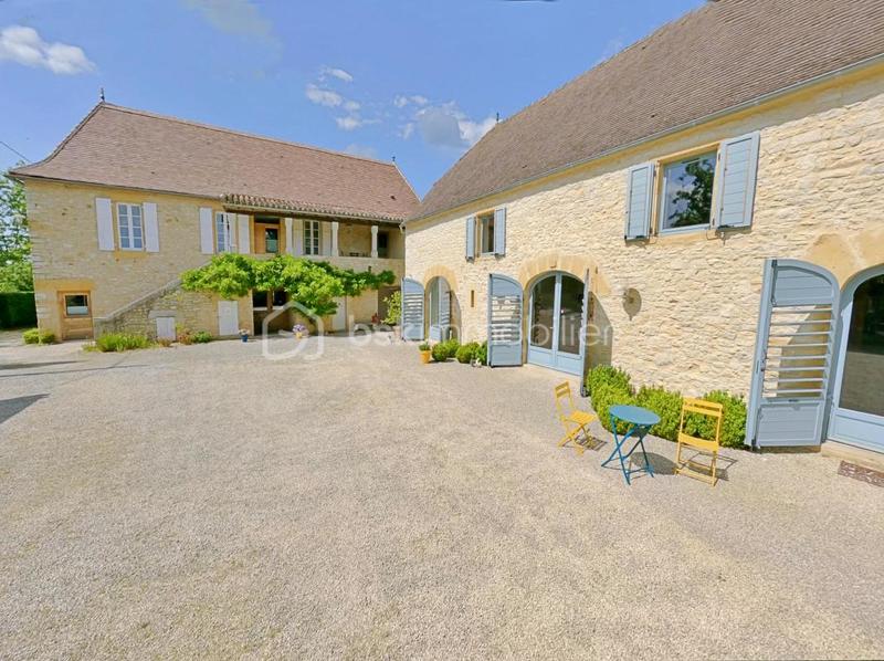 Propriété - 361 m² - 11 pièces