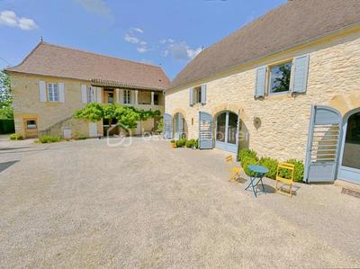 Propriété - 361 m² - 11 pièces