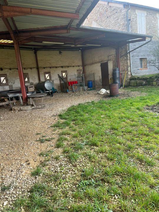 Propriété - 300 m² - 12 pièces