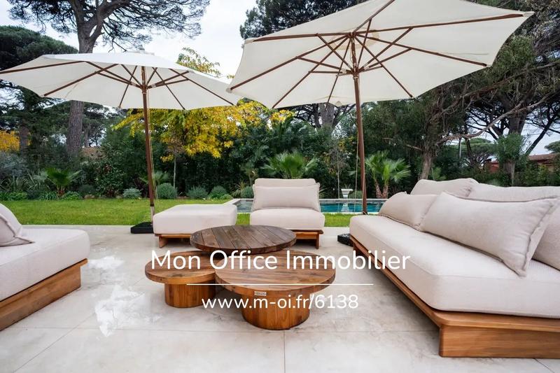 Propriété - 230 m² - 7 pièces