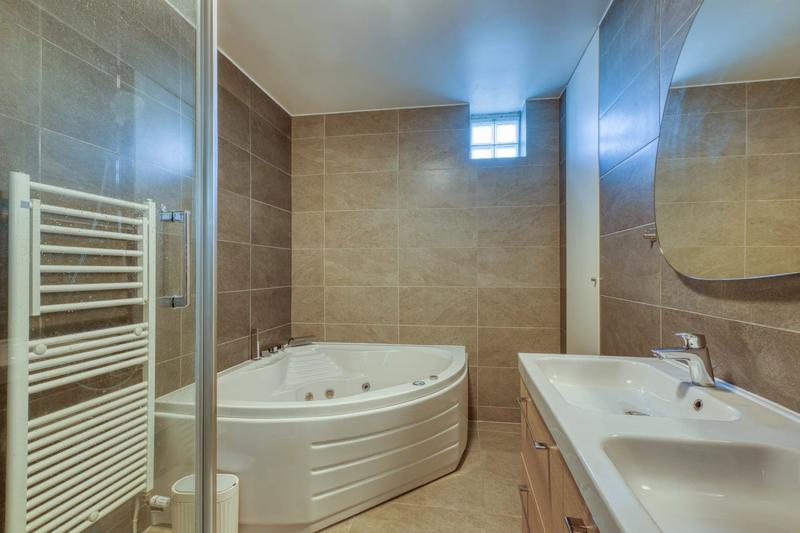 Maison - 143 m² - 7 pièces