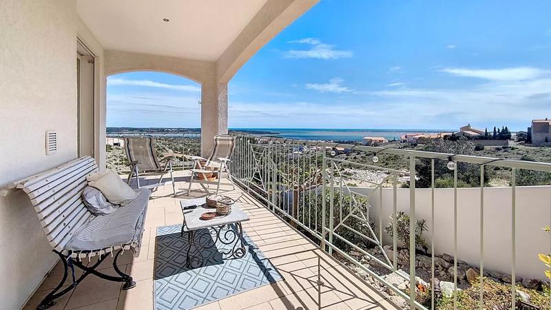 Maison - 206 m² - 8 pièces