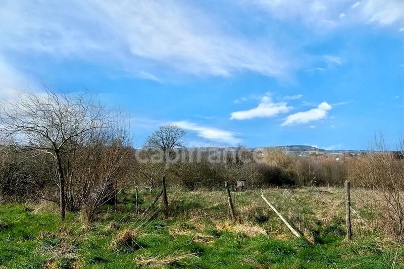 Terrain de loisirs - 8 400 m²