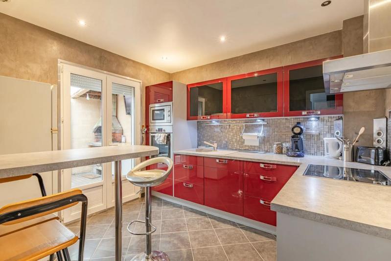 Maison - 95 m² - 5 pièces