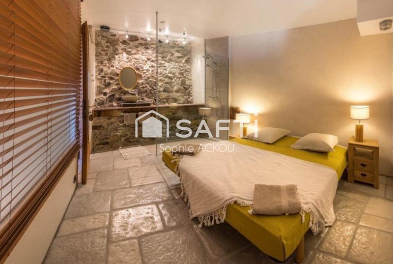 Maison - 450 m² - 11 pièces