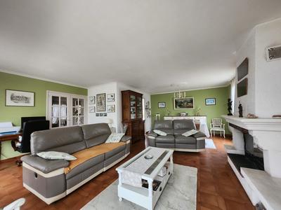 Maison - 175 m² - 9 pièces