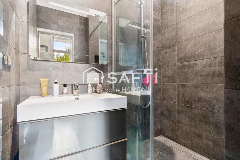 Appartement - 100 m² - 5 pièces