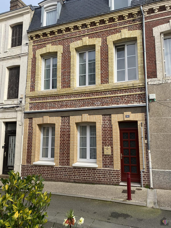 Maison traditionnelle - 163 m² - 6 pièces