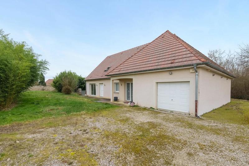 Maison - 238 m² - 8 pièces