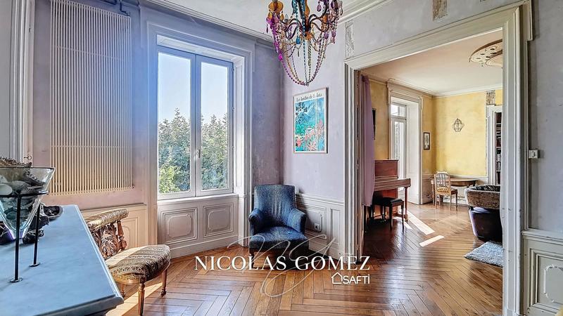 Maison de maîtres - 252 m² - 8 pièces