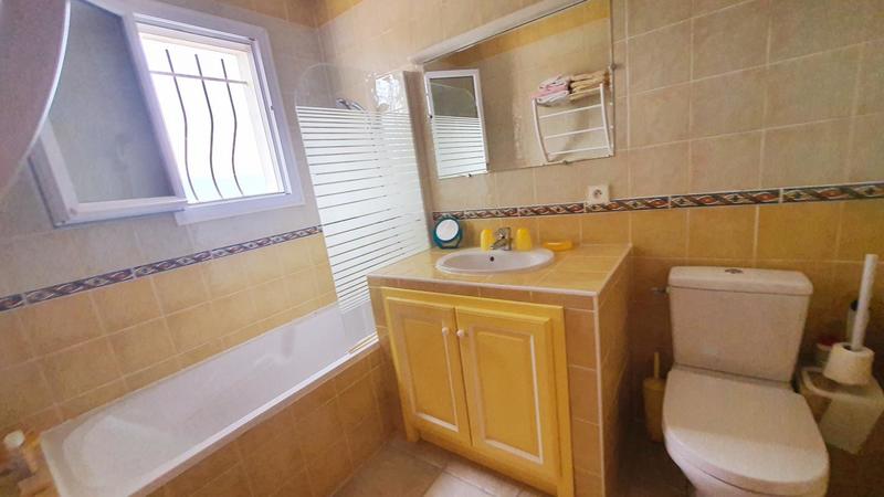 Maison - 200 m² - 8 pièces