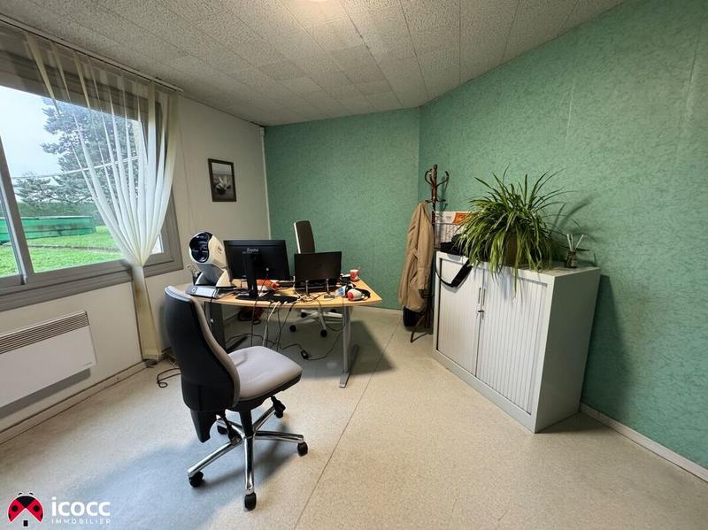 Local d'activités - 320 m² - 15 pièces