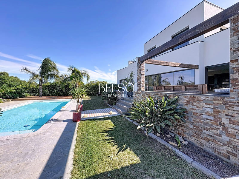 Villa - 211 m² - 4 pièces