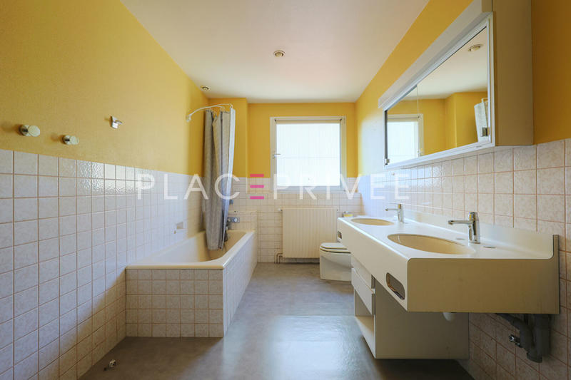 Appartement - 224 m² - 10 pièces