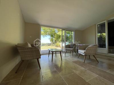 Propriété - 280 m² - 6 pièces