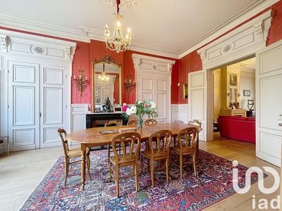 Maison - 312 m² - 9 pièces