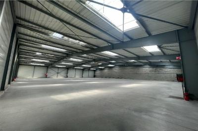 Entrepôt - 1 300 m²