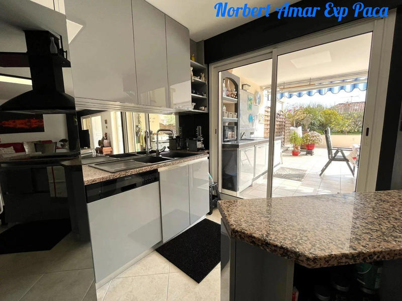 Appartement - 100 m² - 5 pièces