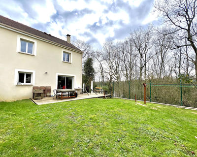 Maison - 93 m² - 5 pièces