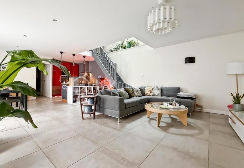 Maison - 121 m² - 5 pièces