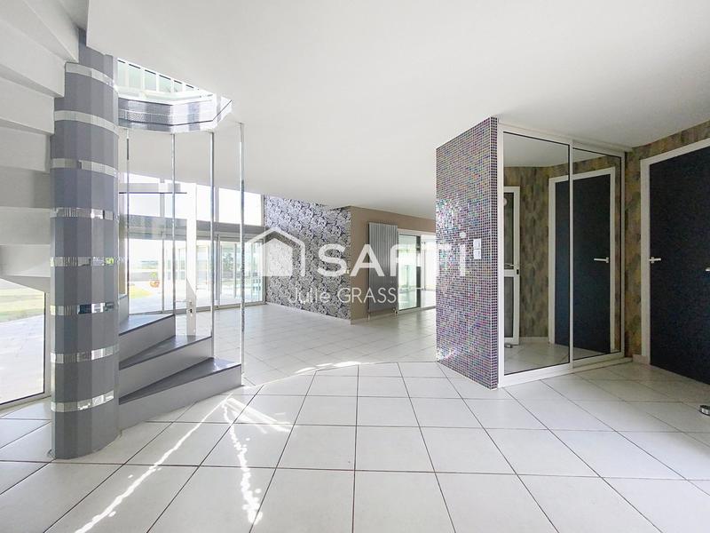 Villa - 230 m² - 5 pièces