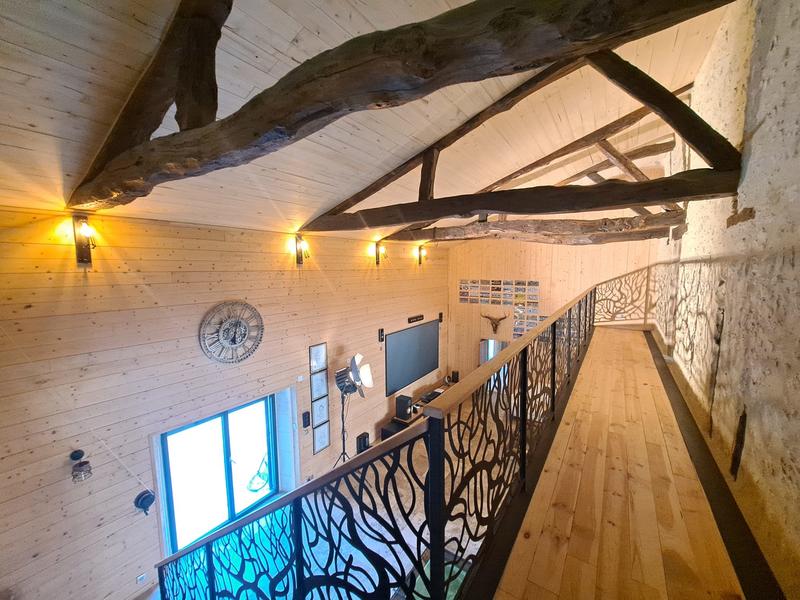 Maison - 429 m² - 11 pièces