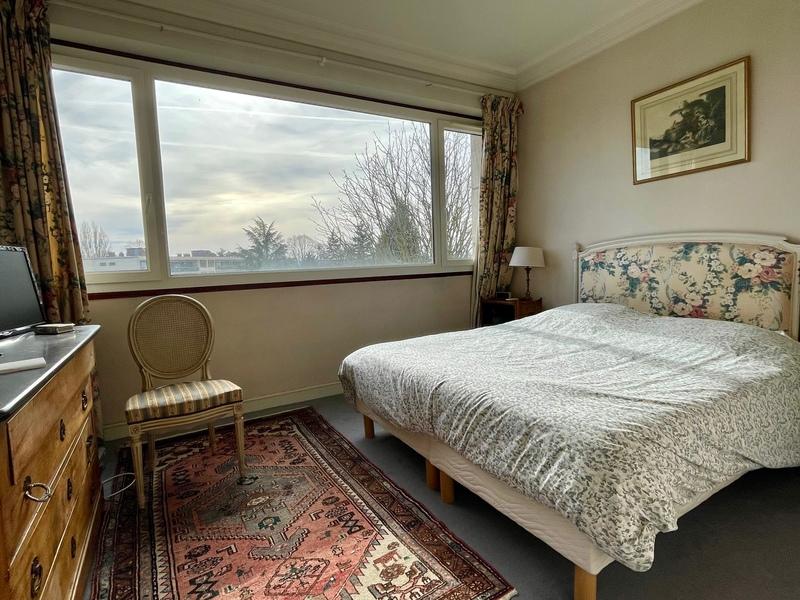 Appartement - 120 m² - 5 pièces