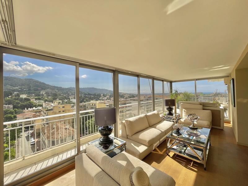 Appartement - 143 m² - 4 pièces