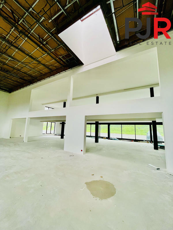 Local commercial - 781 m²