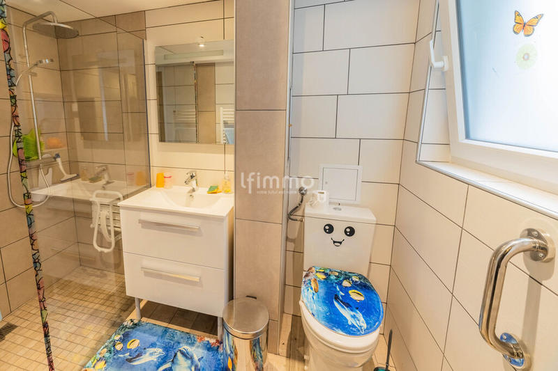 Maison - 180 m² - 7 pièces