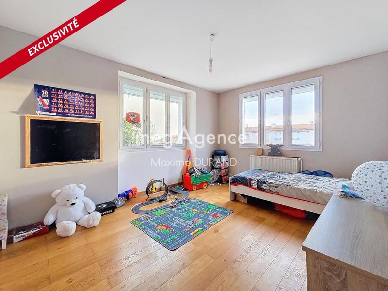 Maison - 182 m² - 9 pièces