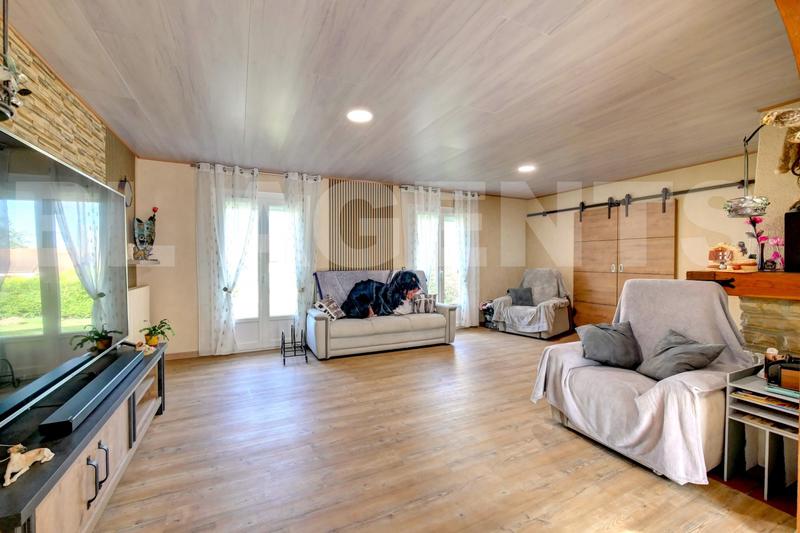 Maison traditionnelle - 191 m² - 9 pièces