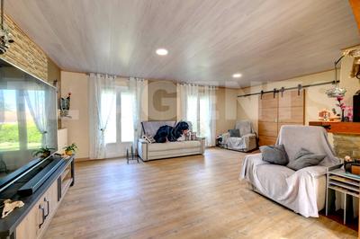 Maison traditionnelle - 191 m² - 9 pièces