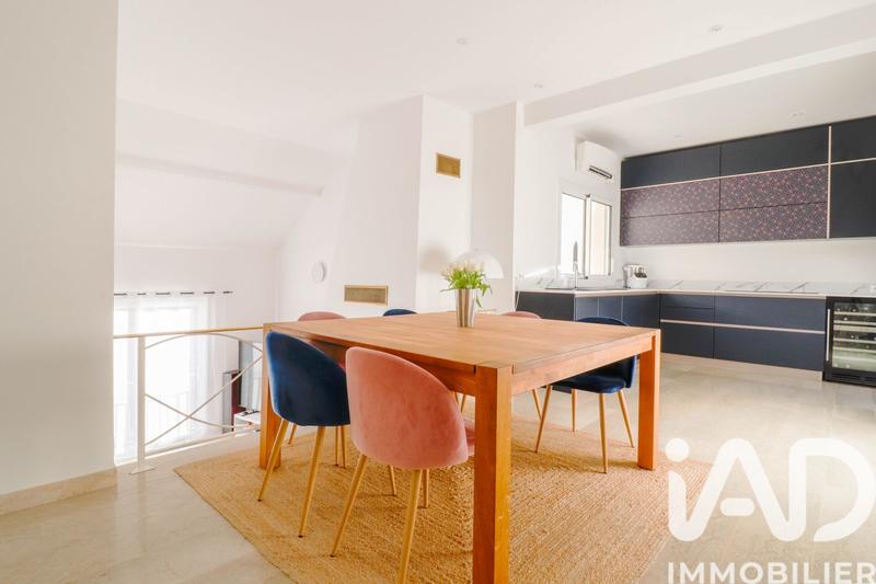 Maison - 210 m² - 7 pièces